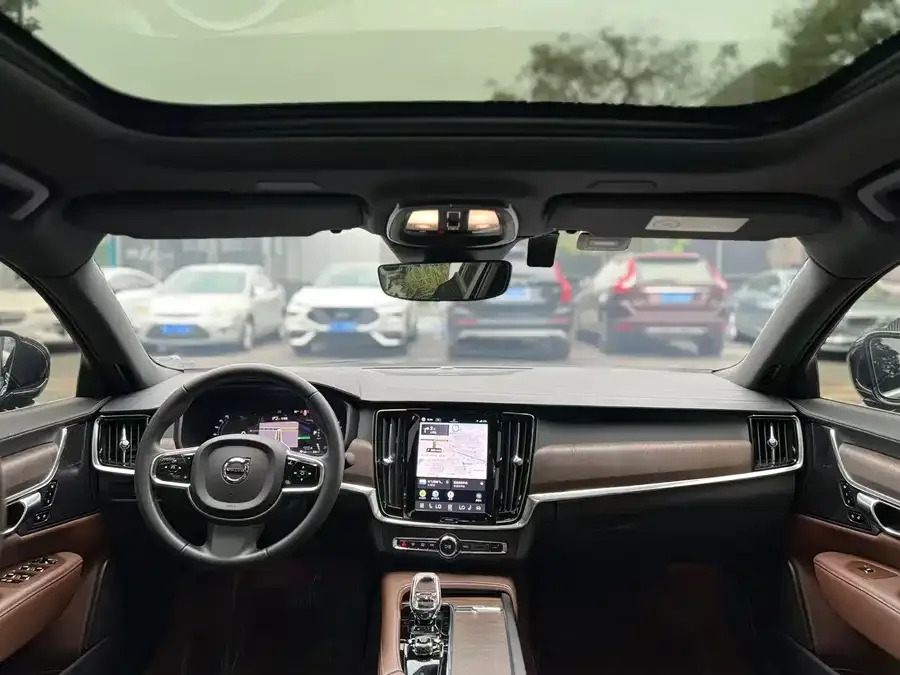 Volvo S90 2023 B5 Zhiyuan Luxury Edition 2023 — миниатюра 3