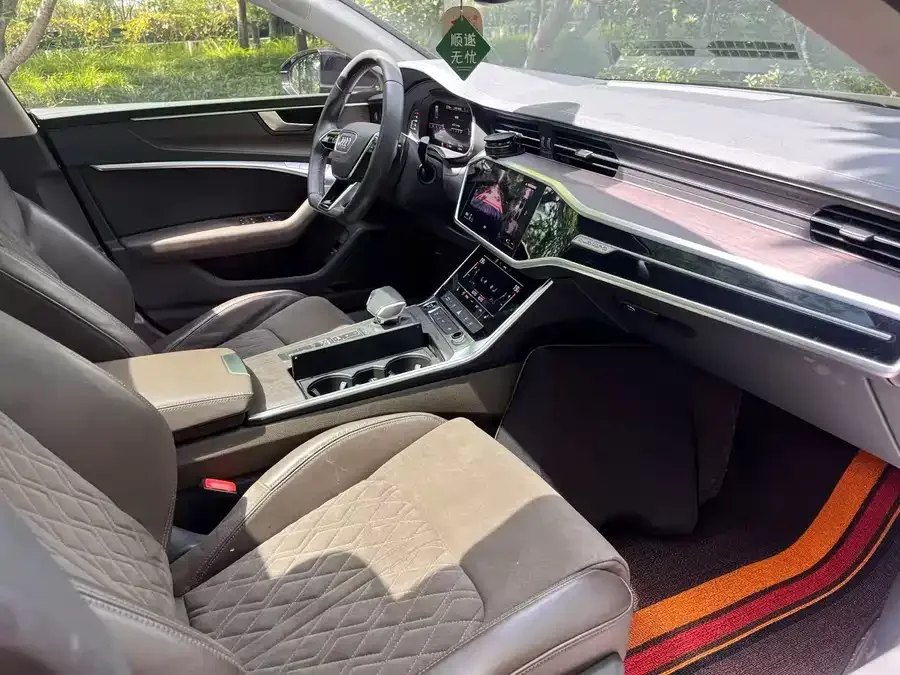 Audi A7L 2022 55 TFSI quattro S-line Zhiyuan Edition Black Package 2023 — миниатюра 3
