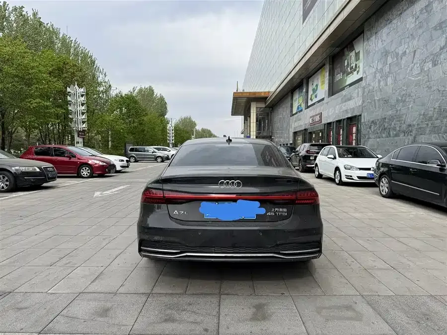 Audi A7L 2024 45TFSI S-line Dream Flow Crystal Set 2024 — миниатюра 4