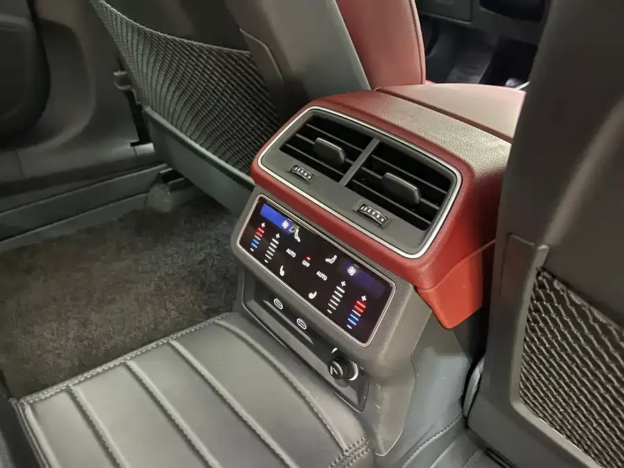 Audi A7L 2023 45 TFSI quattro S-line Black Warrior Edition 2023 — миниатюра 4
