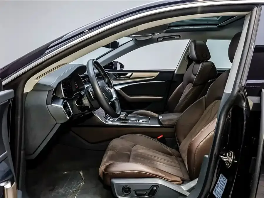 Audi A7L 2024 45TFSI S-line Dream Flow Crystal Set 2024 — миниатюра 3