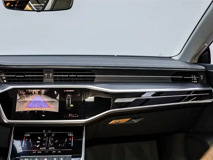 Audi A7L 2024 45TFSI S-line Dream Flow Crystal Set 2024 — миниатюра 5