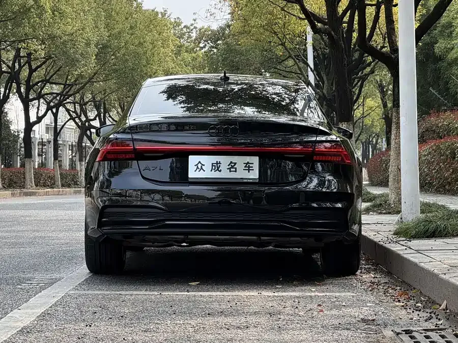 Audi A7L 2024 45 TFSI quattro S-line Black Warrior Edition 2024 — миниатюра 2