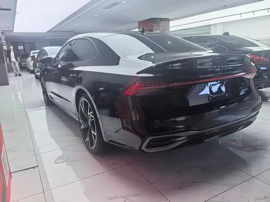 Audi A7L 2024 45 TFSI quattro S-line Black Warrior Edition 2024 — миниатюра 3