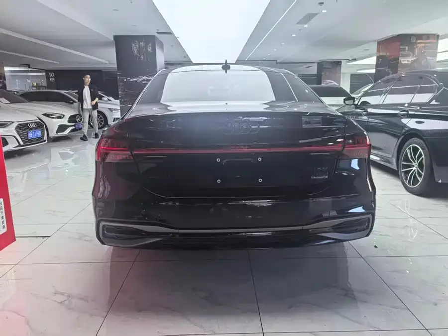 Audi A7L 2024 45 TFSI quattro S-line Black Warrior Edition 2024 — миниатюра 5