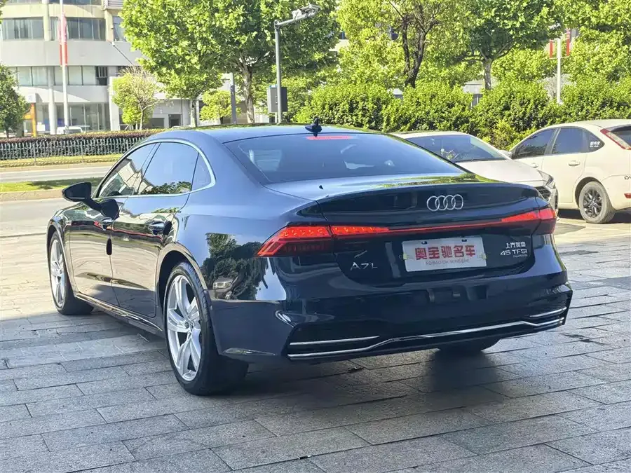 Audi A7L 2024 45TFSI quattro S-line Vision Flow Crystal Set 2024 — миниатюра 3