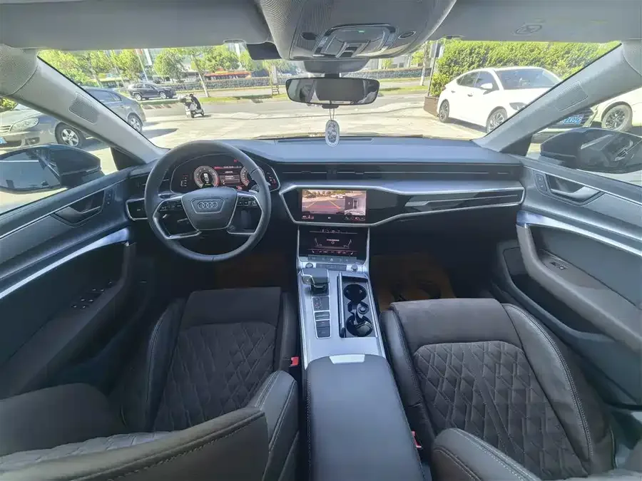 Audi A7L 2024 45TFSI quattro S-line Vision Flow Crystal Set 2024 — миниатюра 5