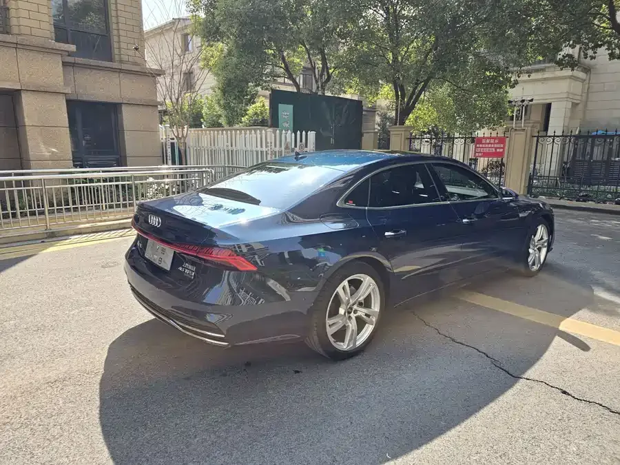 Audi A7L 2024 45TFSI quattro S-line Vision Flow Crystal Set 2024 — миниатюра 4