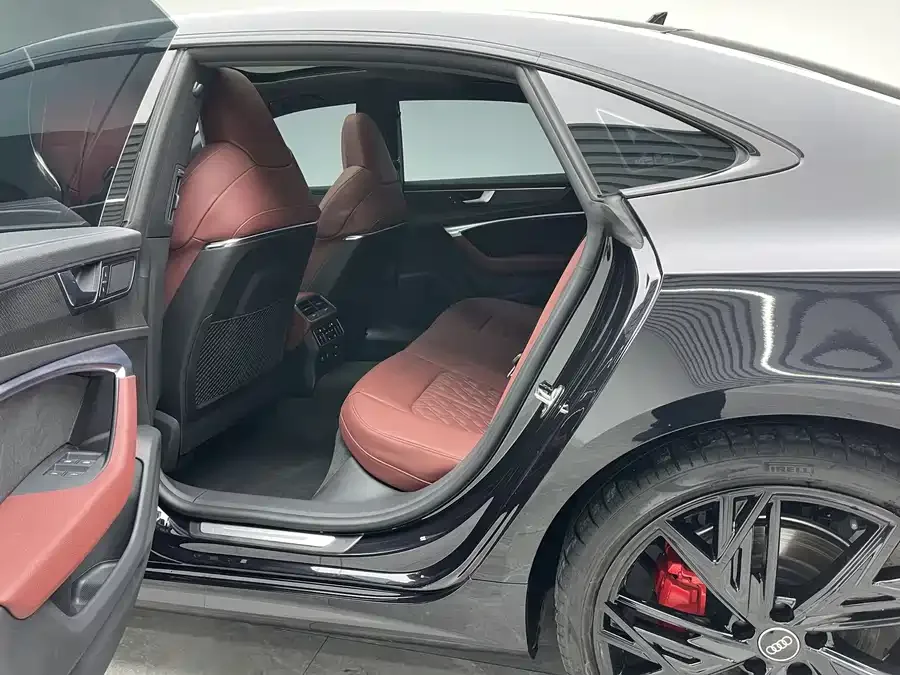 Audi A7L 2023 45 TFSI quattro S-line Black Warrior Edition 2023 — миниатюра 5