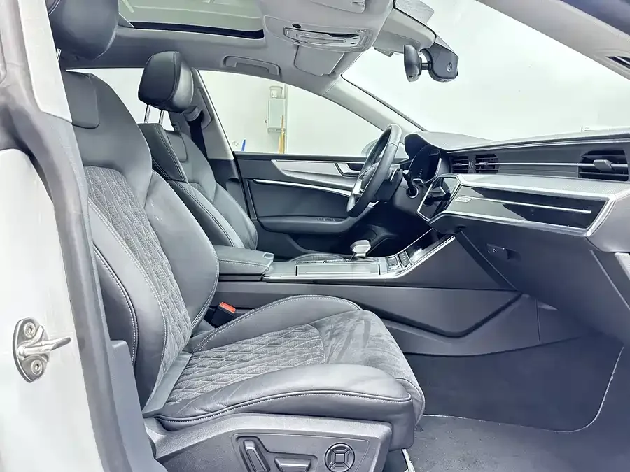 Audi A7L 2022 45 TFSI quattro S-line Vision Flow Crystal Set 2022 — миниатюра 4