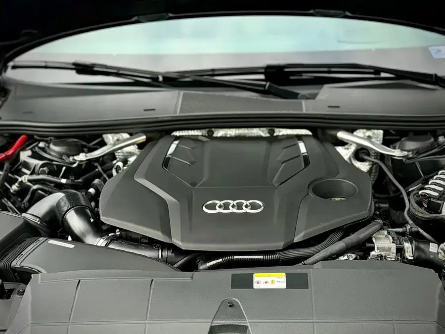 Audi A6L 2022 55 TFSI quattro flagship dynamic model 2023 — миниатюра 2