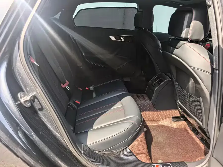 Audi a4 l 2025 2 million units Enjoyable Edition 40 TFSI Luxury Dynamic Edition 2025 — миниатюра 3
