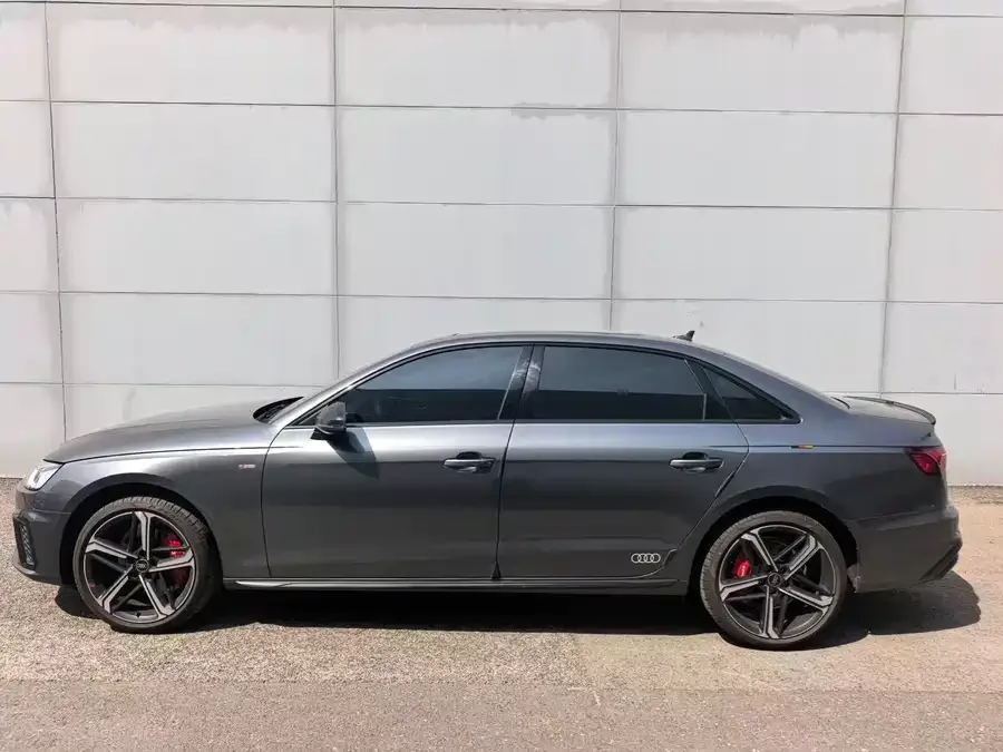 Audi a4 l 2025 2 million units Enjoyable Edition 40 TFSI Luxury Dynamic Edition 2025 — миниатюра 4
