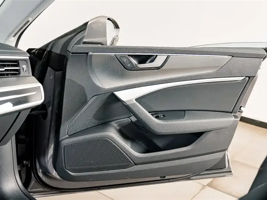 Audi A7L 2024 45TFSI S-line Dream Flow Crystal Set 2024 — миниатюра 4