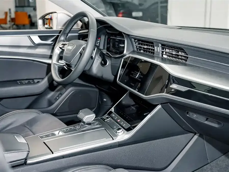 Audi A7L 2024 45TFSI S-line Dream Flow Crystal Set 2024 — миниатюра 5