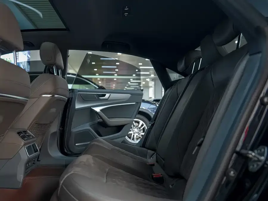 Audi A7L 2022 45 TFSI quattro S-line Wind Knight 2022 — миниатюра 4