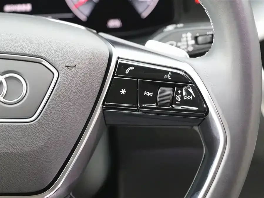 Audi A7L 2022 45 TFSI S-line Dream Flow Crystal Set 2023 — миниатюра 5