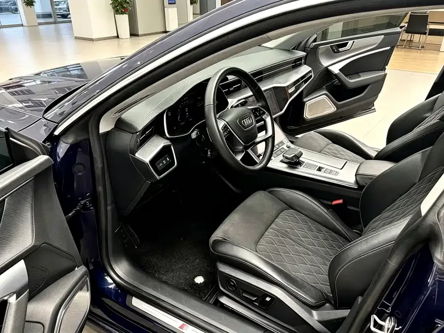 Audi A7L 2024 45TFSI quattro S-line Vision Flow Crystal Set 2024 — миниатюра 4