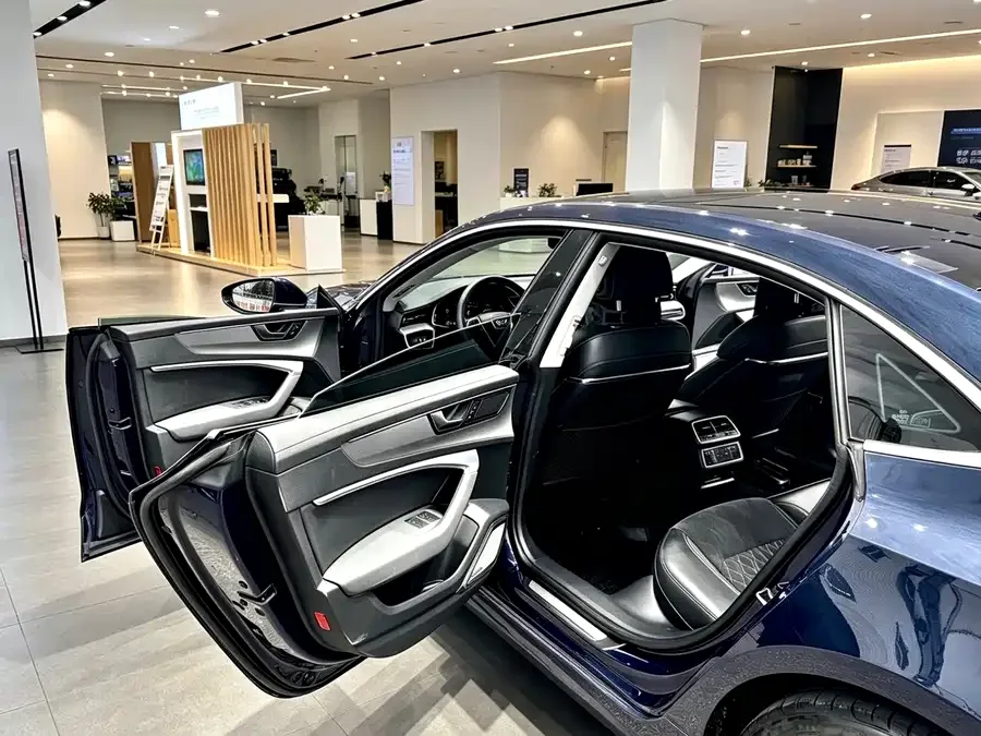 Audi A7L 2024 45TFSI quattro S-line Vision Flow Crystal Set 2024 — миниатюра 5