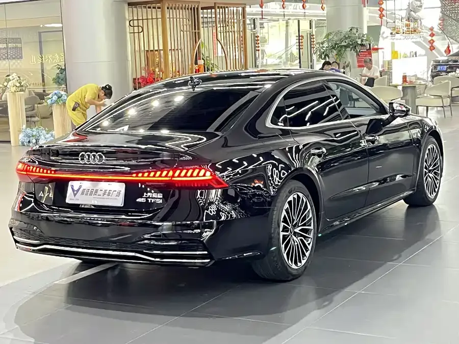 Audi A7L 2024 45 TFSI Luxury Edition 2024 — миниатюра 3