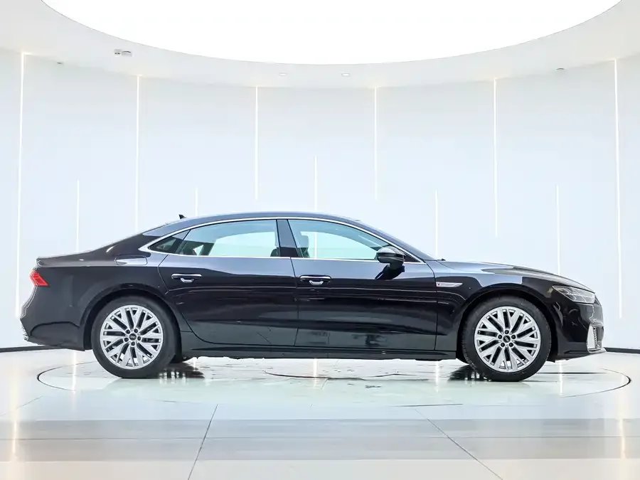 Audi A7L 2024 45TFSI S-line Dream Flow Crystal Set 2024 — миниатюра 2