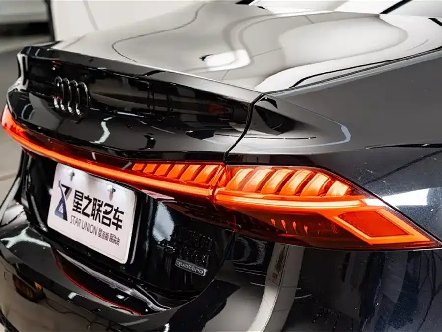 Audi A7L 2022 45 TFSI quattro S-line Black Warrior Edition 2022 — миниатюра 3