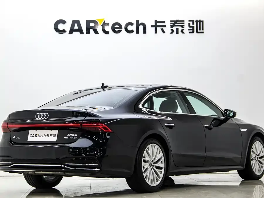 Audi A7L 2024 45TFSI S-line Dream Flow Crystal Set 2024 — миниатюра 2
