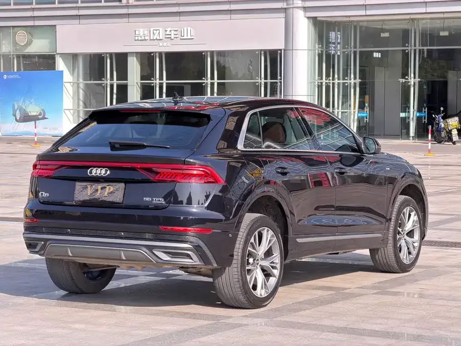 Audi Q8 2022 55 TFSI luxury and dynamic model 2022 — миниатюра 2