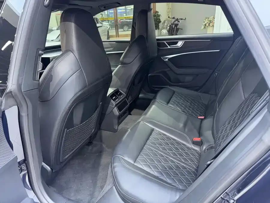 Audi A7 2023 55 TFSI quattro exclusive model 2023 — миниатюра 5