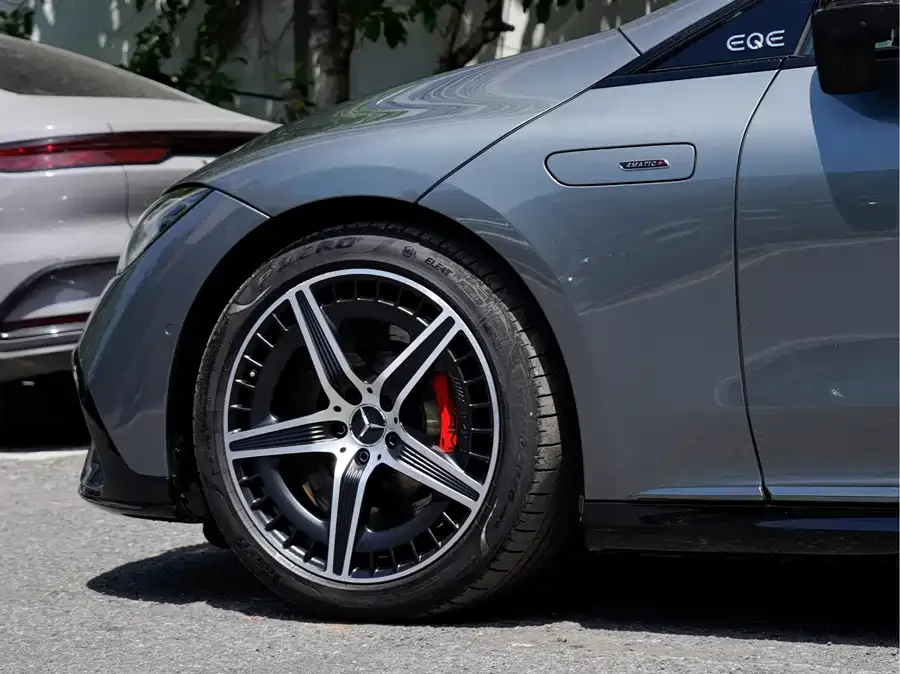 Mercedes-Benz EQE SUV AMG Mercedes-Benz EQE AMG 2023 AMG EQE 53 4MATIC+ 2024 — миниатюра 3