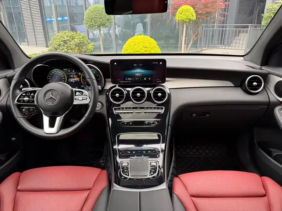Mercedes-Benz GLC Coupe Mercedes-Benz GLC Coupe 2023 GLC 260 4MATIC Coupe SUV 2023 — миниатюра 3