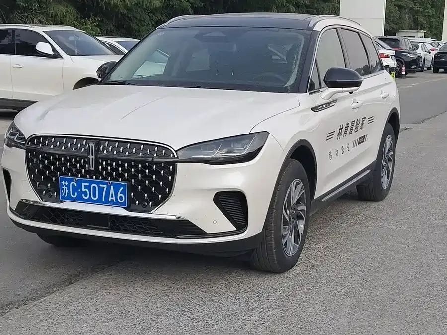 Lincoln Adventurer 2025