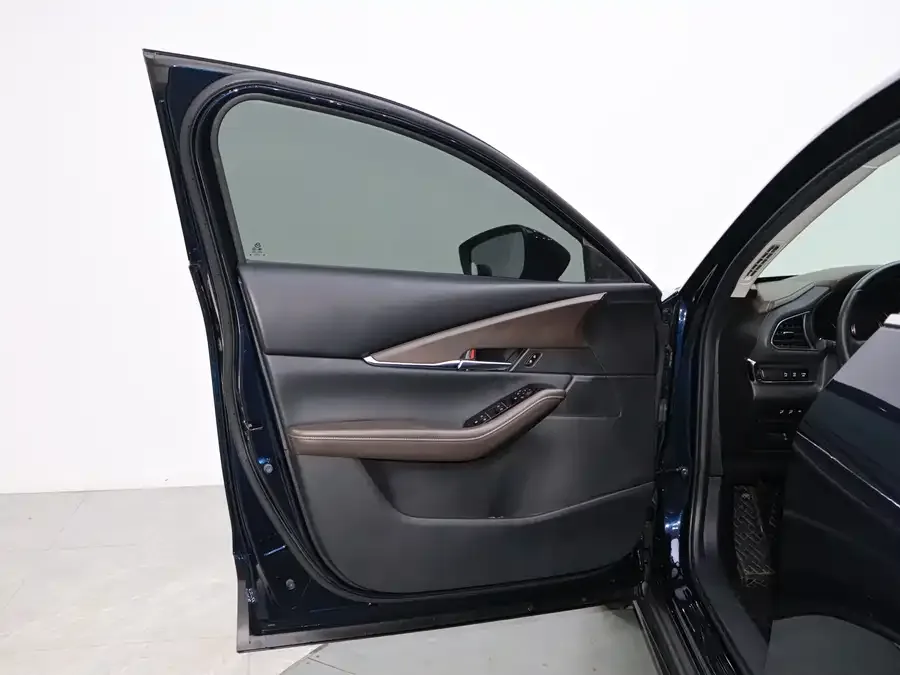 Mazda CX-30 2021 2.0L Automatic Jiayue Edition 2022 — миниатюра 4