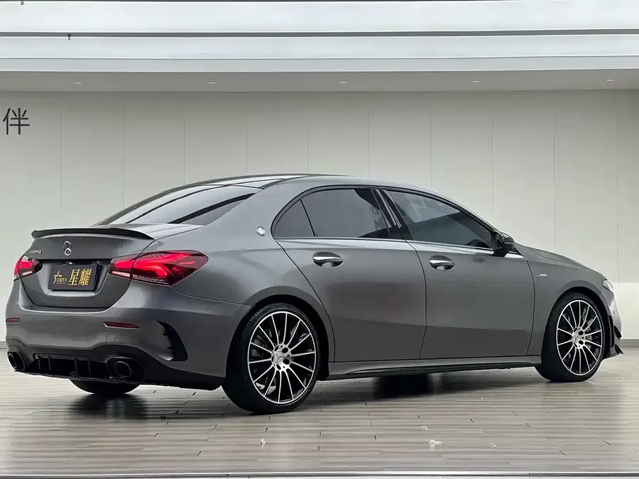 Mercedes-Benz A-Class AMG Mercedes-Benz A-Class AMG 2022 AMG A 35 L 4MATIC 2022 — миниатюра 3