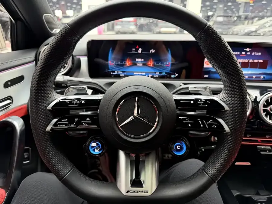Mercedes-Benz A-Class AMG Mercedes-Benz A-Class AMG 2024 facelift AMG A 35 L 4MATIC 2024 — миниатюра 2