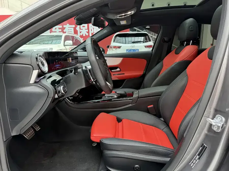 Mercedes-Benz A-Class AMG Mercedes-Benz A-Class AMG 2024 facelift AMG A 35 L 4MATIC 2024 — миниатюра 4