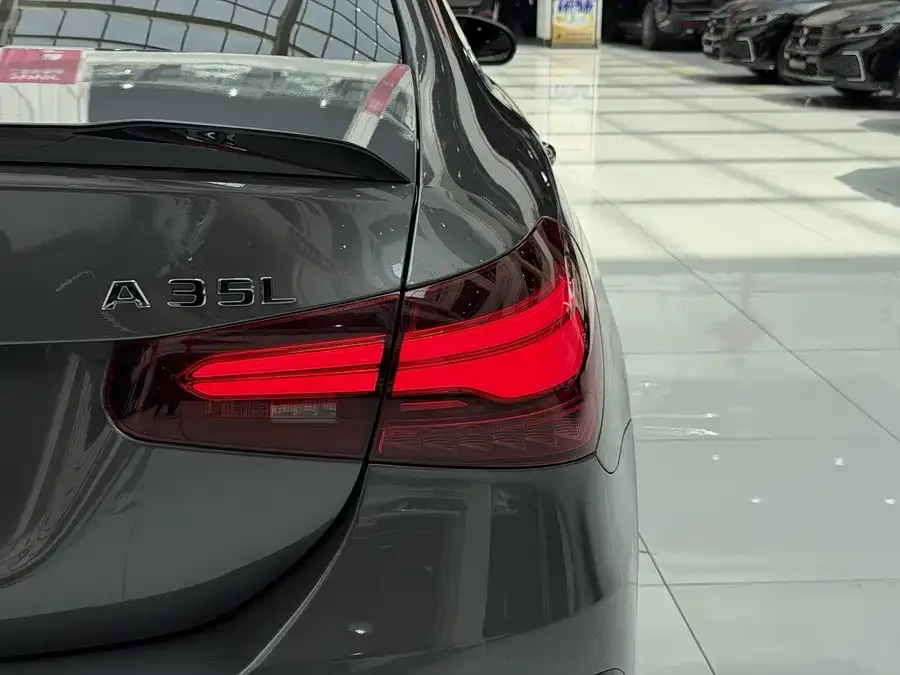 Mercedes-Benz A-Class AMG Mercedes-Benz A-Class AMG 2024 facelift AMG A 35 L 4MATIC 2024 — миниатюра 5