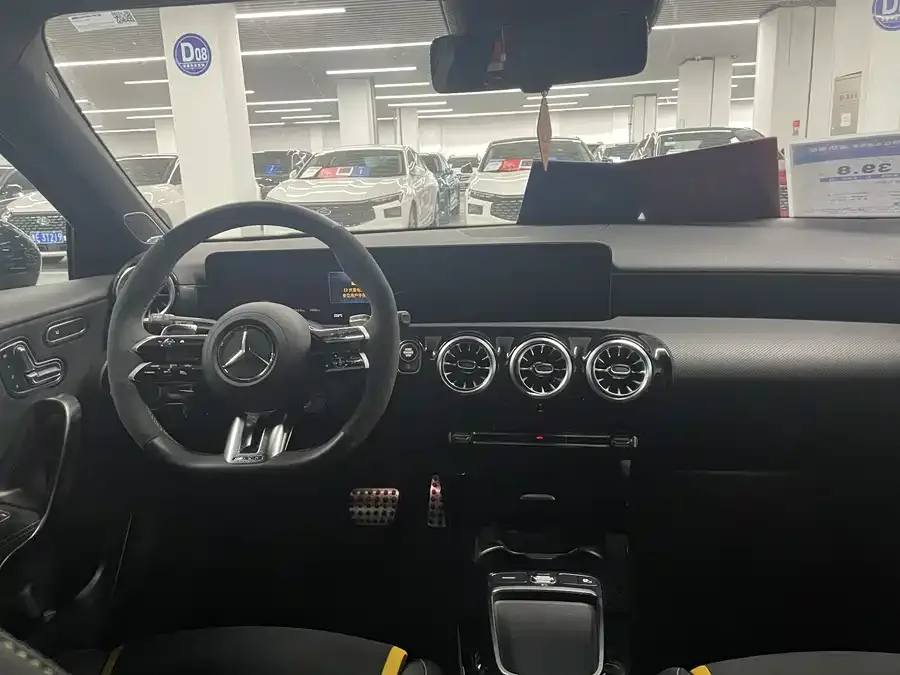Mercedes-Benz A-Class AMG Mercedes-Benz A-Class AMG 2024 facelift AMG A 35 L 4MATIC 2024 — миниатюра 2