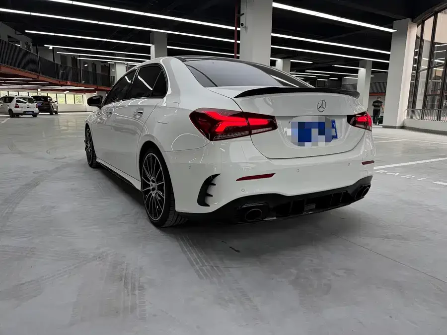 Mercedes-Benz A-Class AMG Mercedes-Benz A-Class AMG 2022 AMG A 35 L 4MATIC 2023 — миниатюра 4