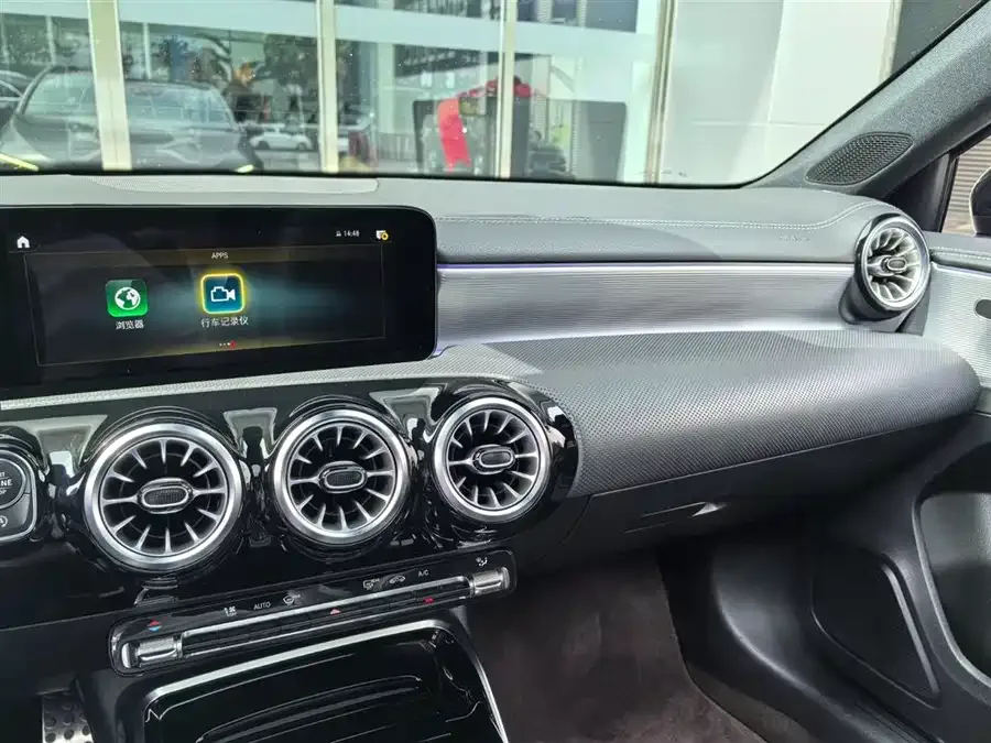 Mercedes-Benz A-Class AMG Mercedes-Benz A-Class AMG 2023 AMG A 35 L 4MATIC 2023 — миниатюра 5