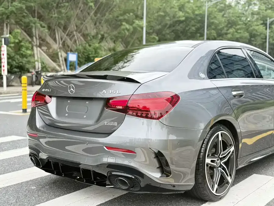 Mercedes-Benz A-Class AMG Mercedes-Benz A-Class AMG 2025 AMG A 35 L 4MATIC 2025 — миниатюра 4