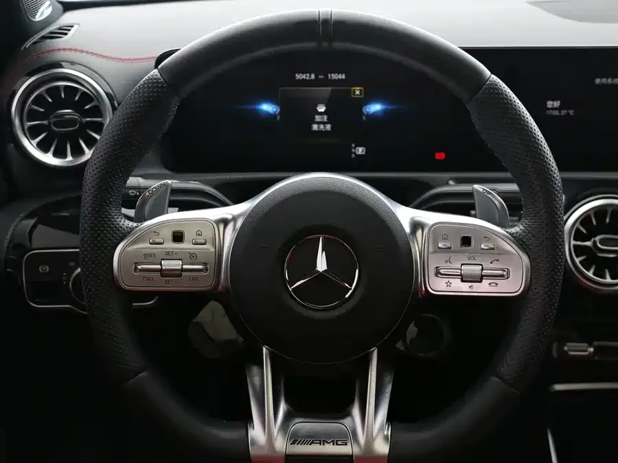 Mercedes-Benz A-Class AMG Mercedes-Benz A-Class AMG 2023 AMG A 35 L 4MATIC 2023 — миниатюра 2