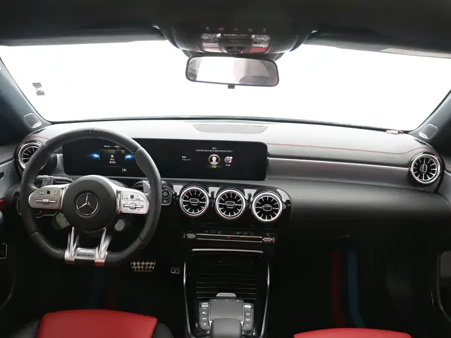 Mercedes-Benz A-Class AMG Mercedes-Benz A-Class AMG 2023 AMG A 35 L 4MATIC 2023 — миниатюра 3