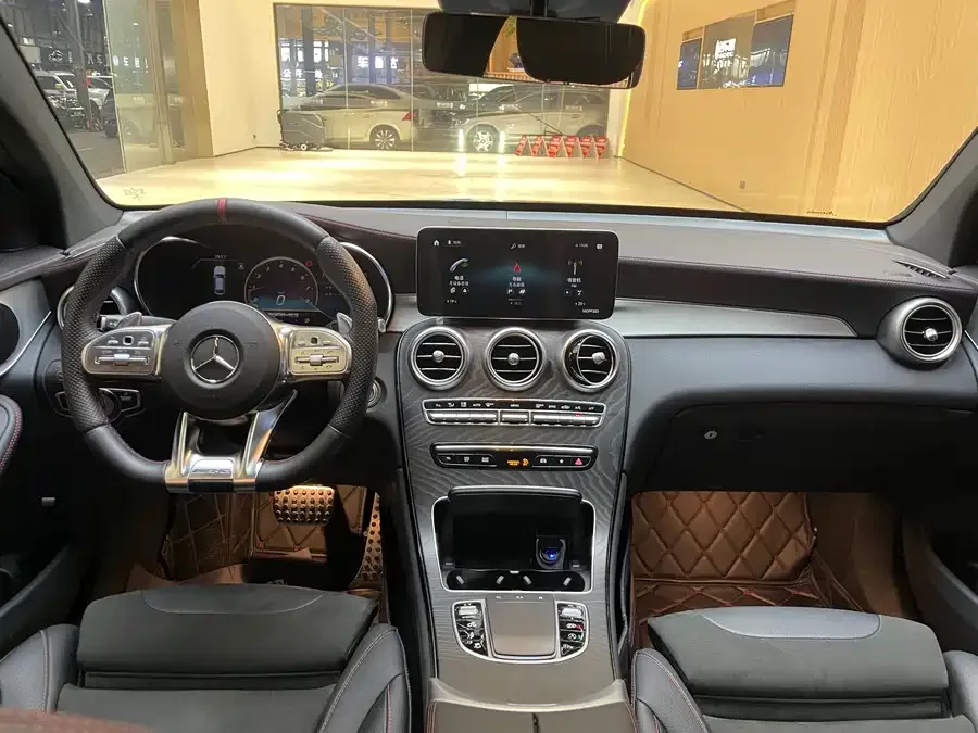 Mercedes-Benz GLC Coupe AMG Mercedes-Benz GLC Coupe AMG 2022 AMG GLC 43 4MATIC Coupe SUV 2022 — миниатюра 2