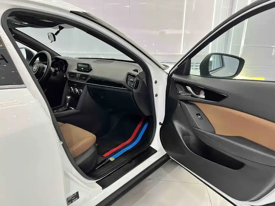 Mazda CX-4 2021 2.0L Automatic 2WD Blue Sky Vitality Edition 2023 — миниатюра 5