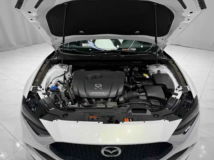 Mazda CX-4 2021 2.0L Automatic 2WD Blue Sky Premium Edition 2023 — миниатюра 5
