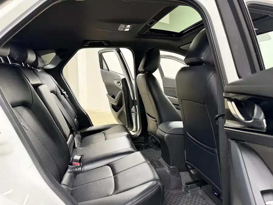 Mazda CX-4 2021 2.0L Automatic 2WD Blue Sky Vitality Edition 2023 — миниатюра 3