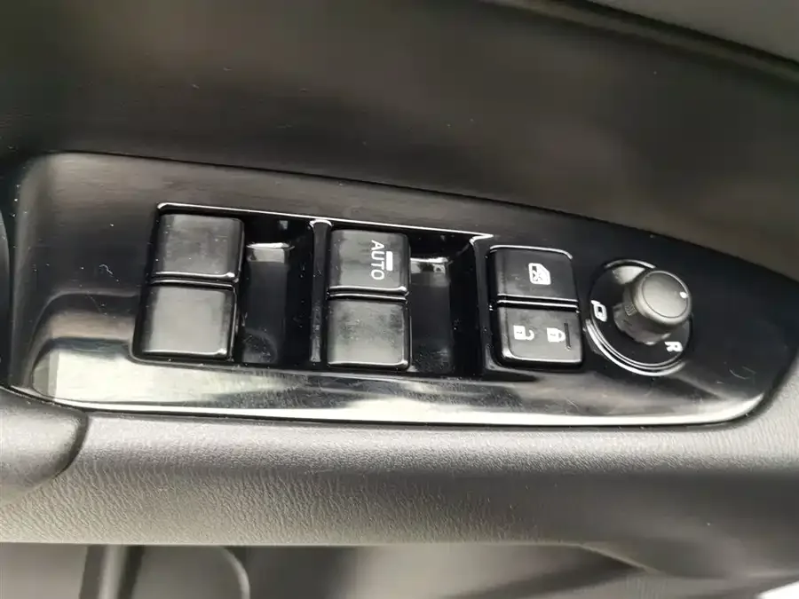 Mazda CX-5 2024 2.0L automatic two-wheel drive comfort model 2024 — миниатюра 3