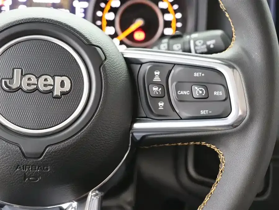 Jeep Wrangler Wrangler 2024 2.0T Sahara 4-door version 2025 — миниатюра 5