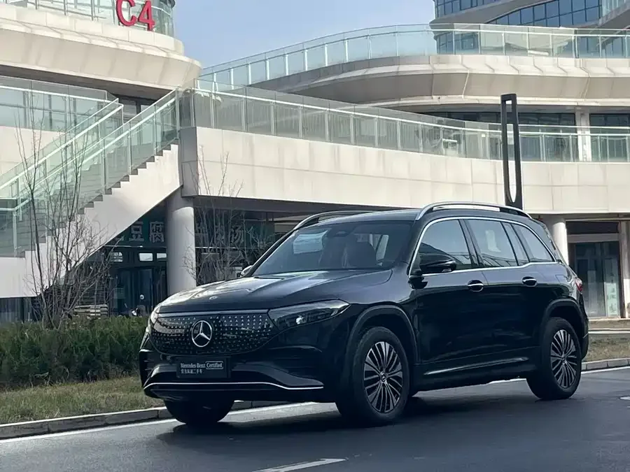 Mercedes-Benz EQB 2025